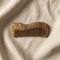 Mộc Neko – Lược Gỗ Đàn Hương Mèo Tối Giản | Golden Sandalwood Cat Comb