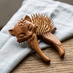 Mộc Foxy – Bàn Chải Tóc Gỗ Đàn Hương Massage | Golden Green Sandalwood – Little Fox Edition